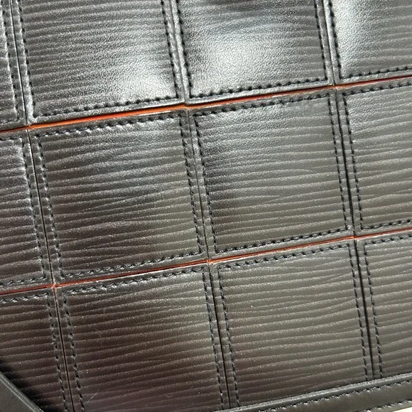 Louis Vuitton Epi Delmonico Pochette - Picture 7 of 11